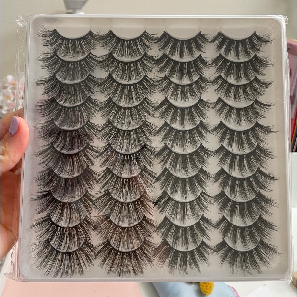 Dramatic Eyelashes